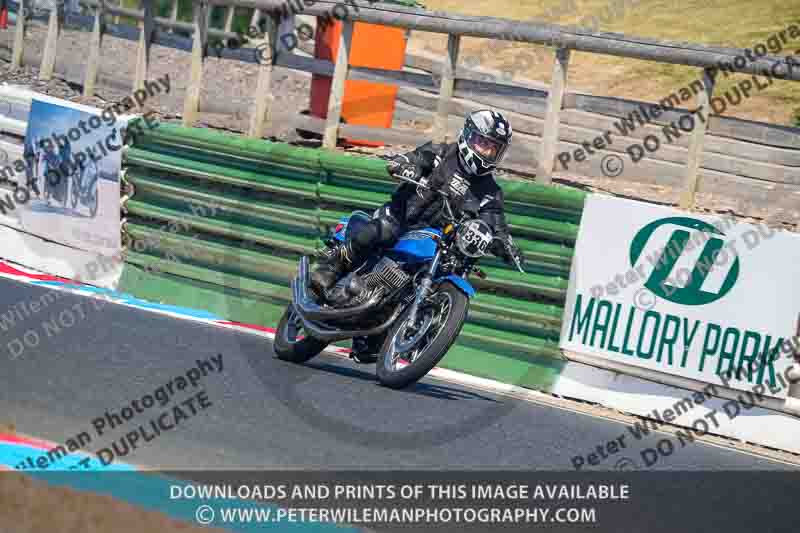 Vintage motorcycle club;eventdigitalimages;mallory park;mallory park trackday photographs;no limits trackdays;peter wileman photography;trackday digital images;trackday photos;vmcc festival 1000 bikes photographs